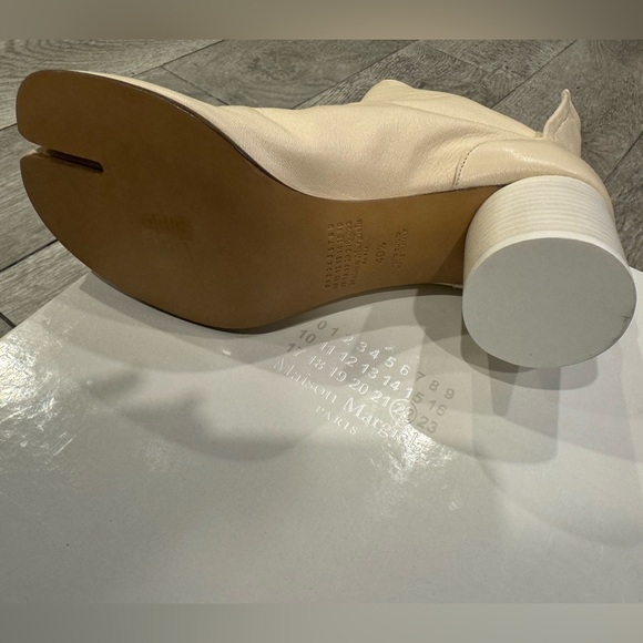 Maison Margiela tabi leather ankle boots - Picture 9 of 9